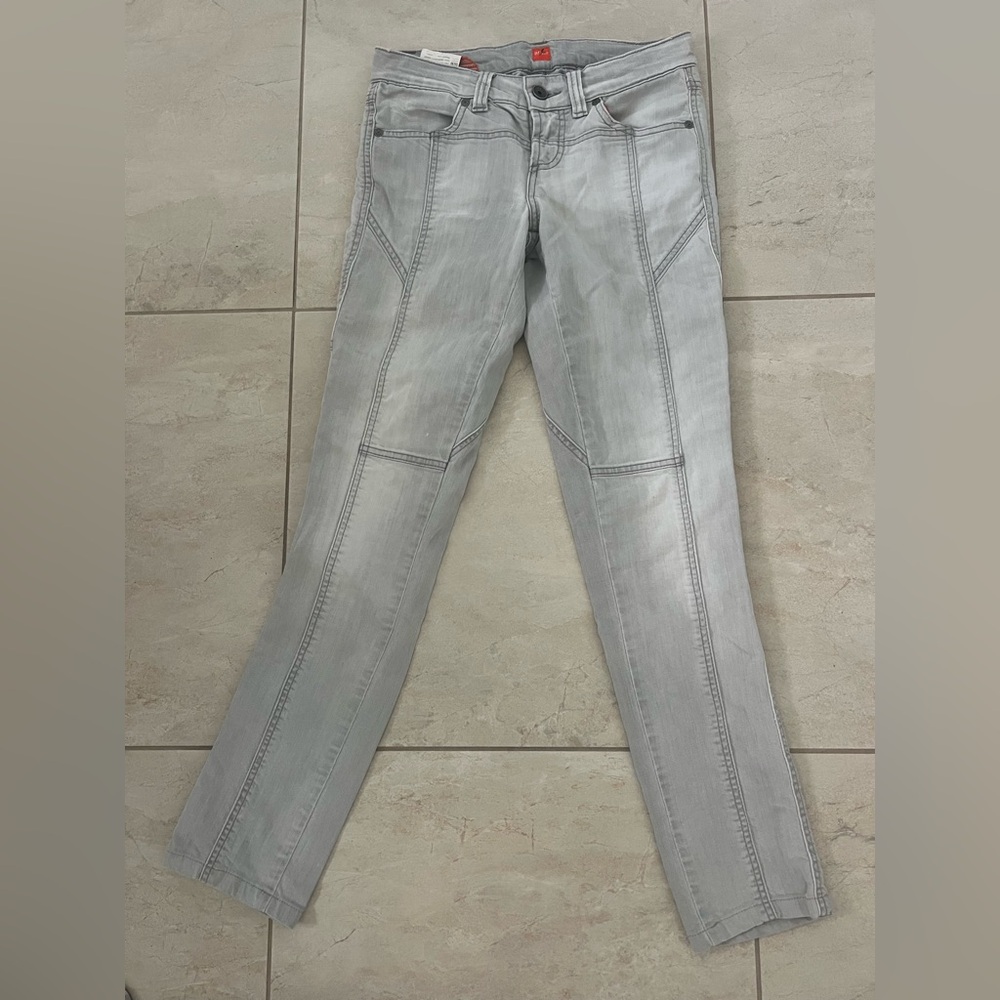 Hugo Boss Women's Light Gray Straight Leg Jeans low rise 26/34